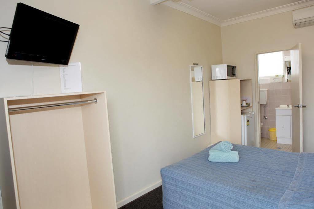 Wattle Tree Motel Cootamundra Extérieur photo