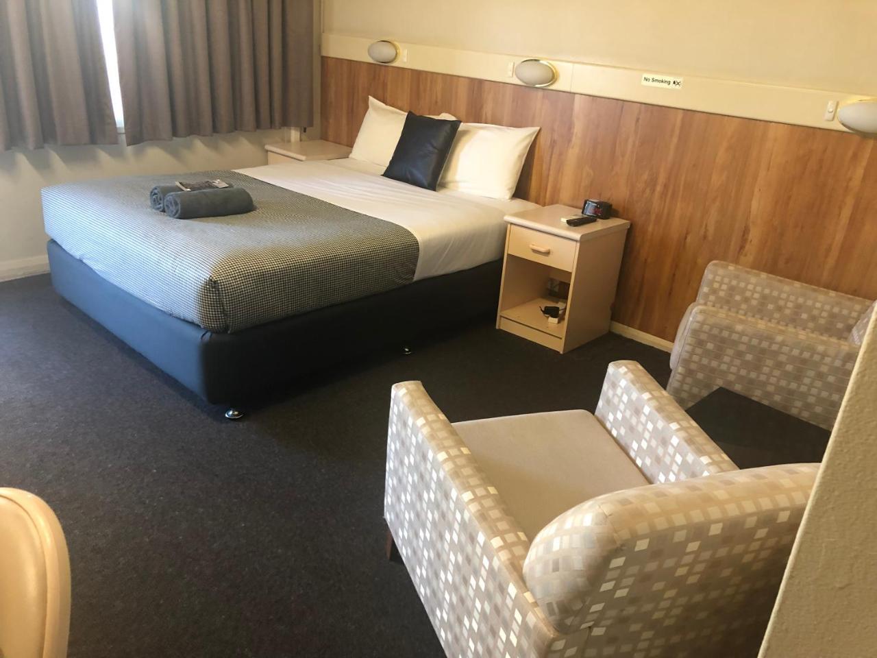Wattle Tree Motel Cootamundra Extérieur photo